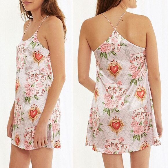 Bella Descanso Queen of Hearts Slip Dress Size Medium Pink Satin Chemise Nightie - Picture 1 of 11